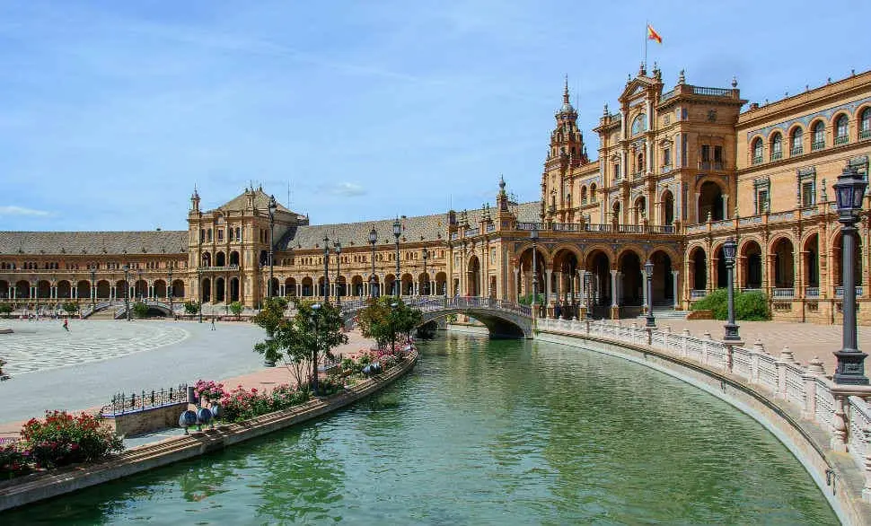 House Image of Lugares Turísticos en España: Los 10 Destinos Imperdibles 